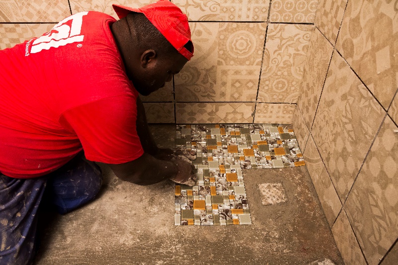 Install Glass Mosaics Onto A Shower Floor, How To Lay Mosaic Tile In Shower Floor