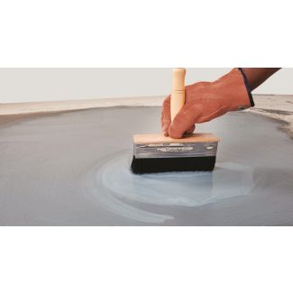 How to prime a surface using bitumen adhesive or waterproofing for tile adhesive application